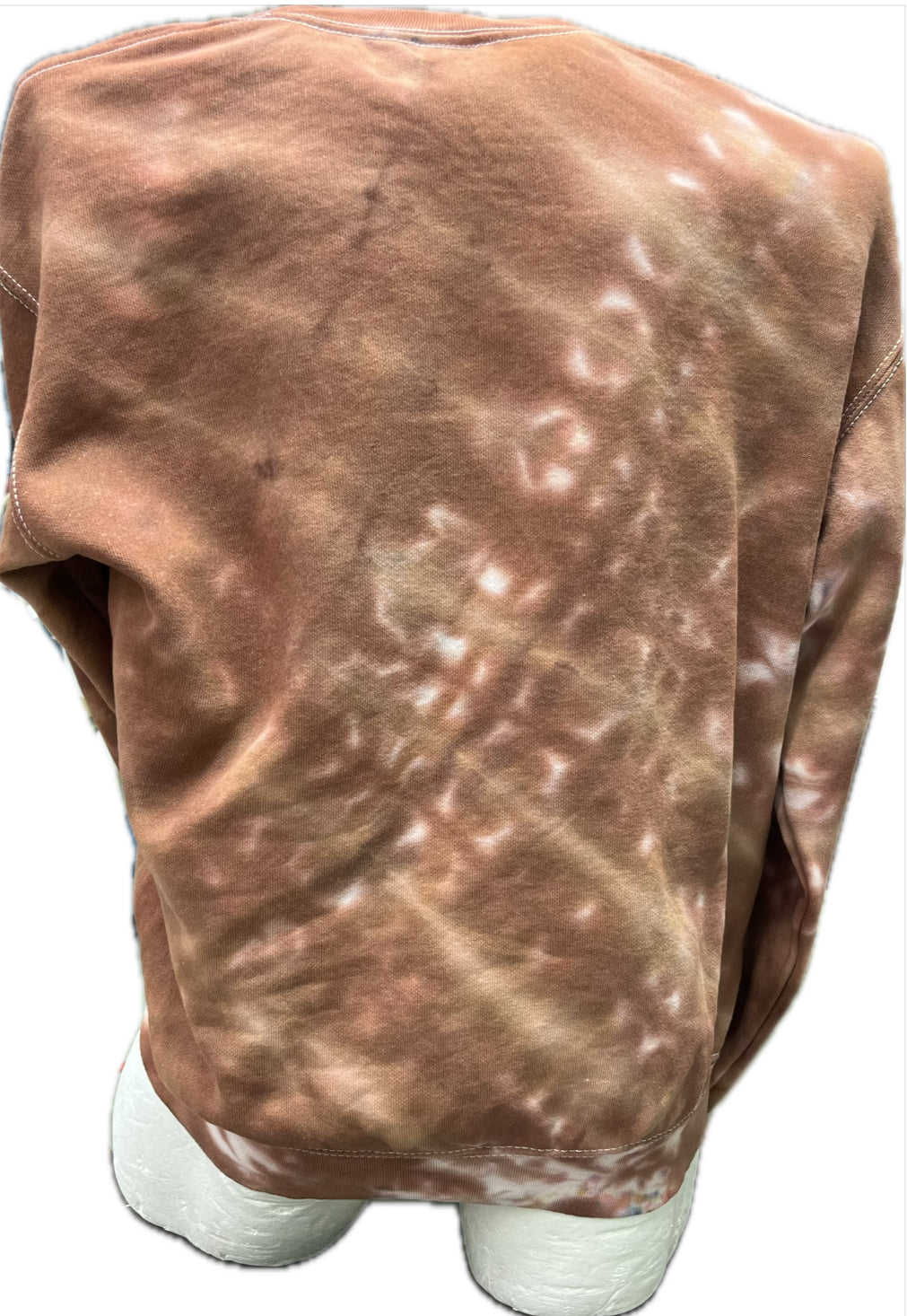 M Tie-Dye batiikki college