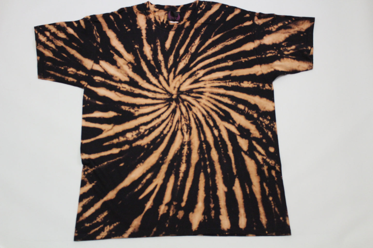 XL batiikki t-paita