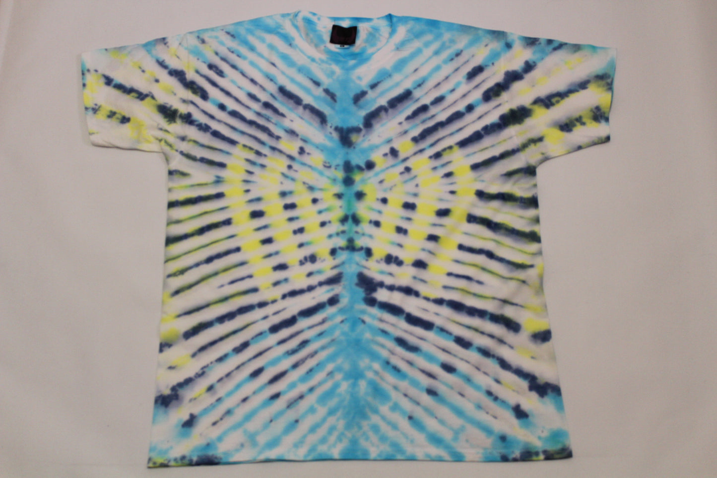 XL batiikki t-paita