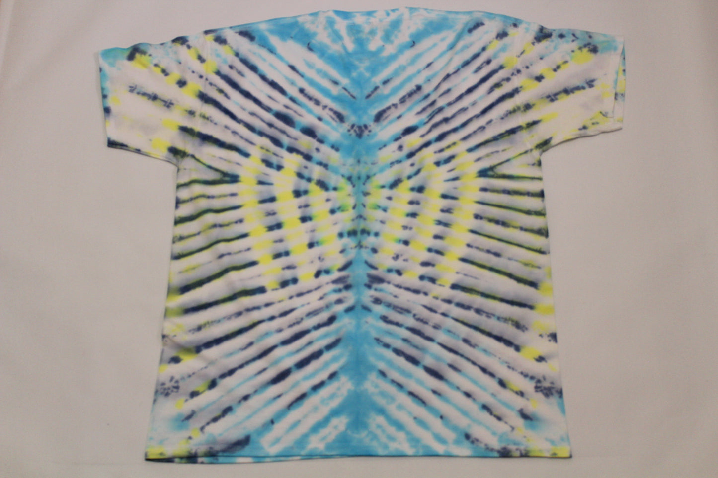 XL batiikki t-paita