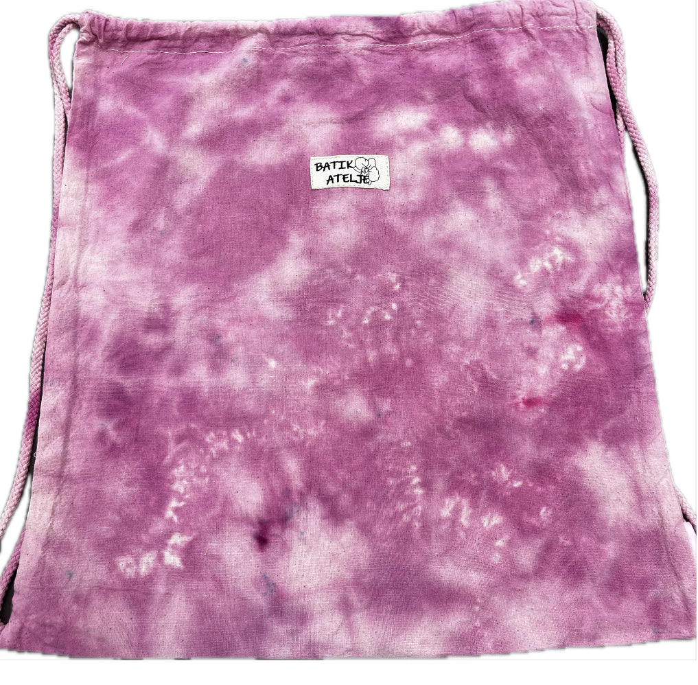 Kaunis ja kestävä magen punainen batiikkikangapussi