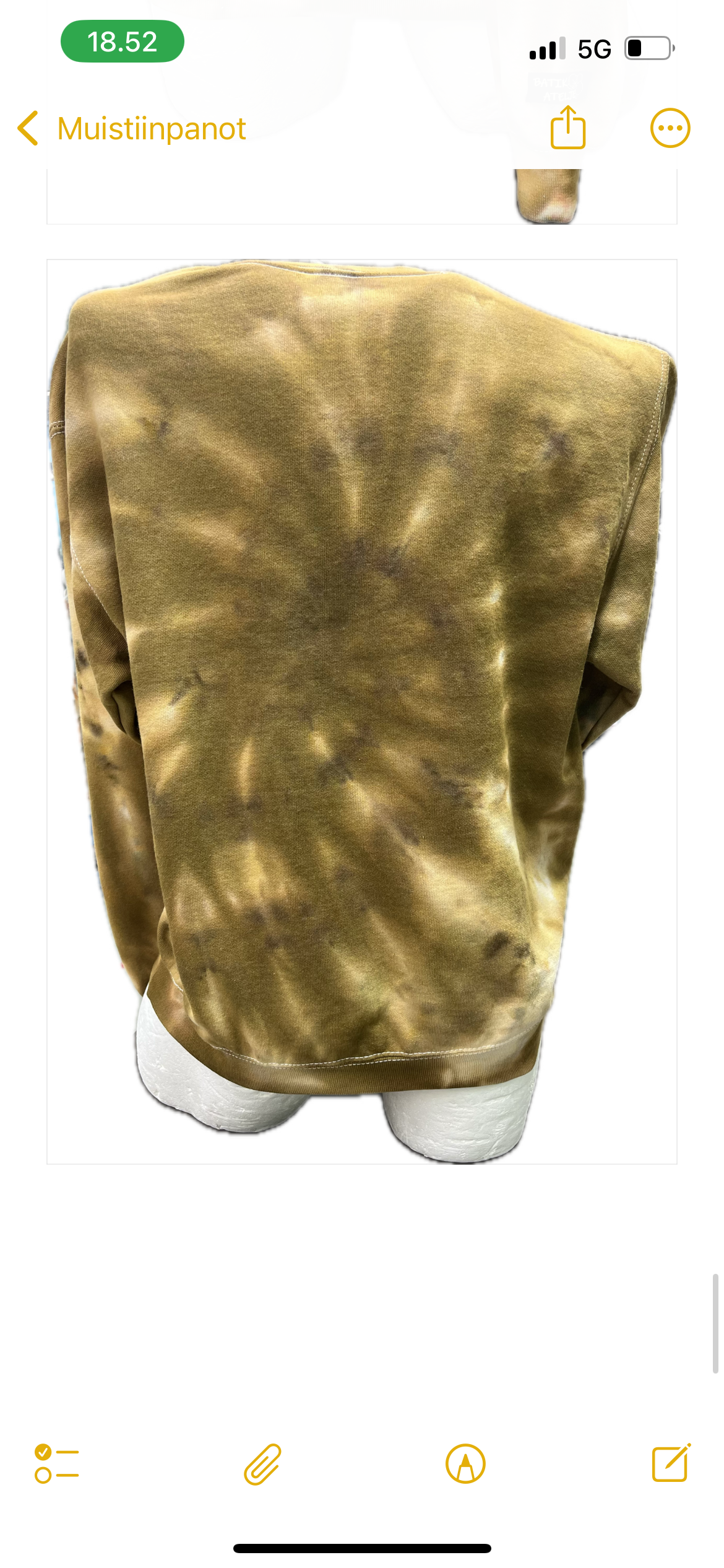 M Tie-Dye batiikki college