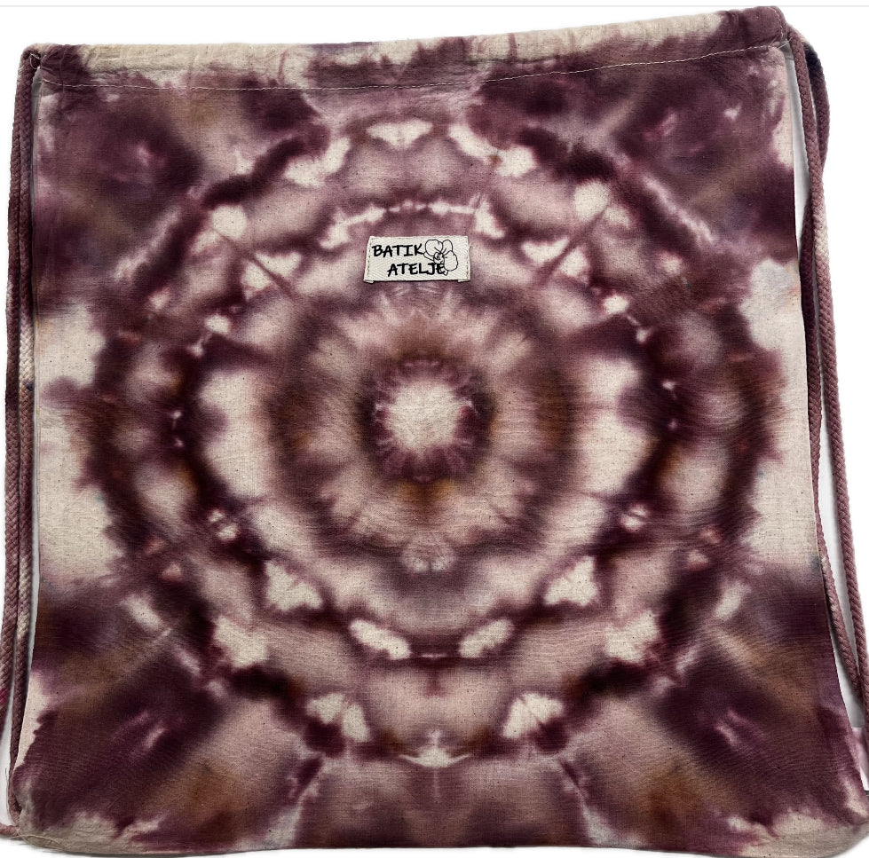Kaunis ja kestävä punaruskea  batiikkikangapussi