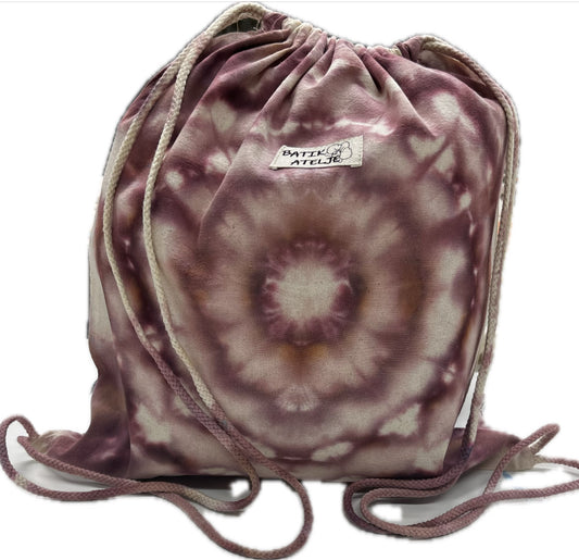 Kaunis ja kestävä punaruskea  batiikkikangapussi